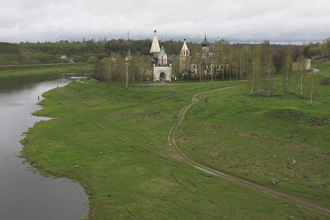 Успенский монастырь в Старице