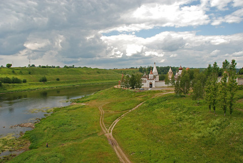 Успенский монастырь в Старице